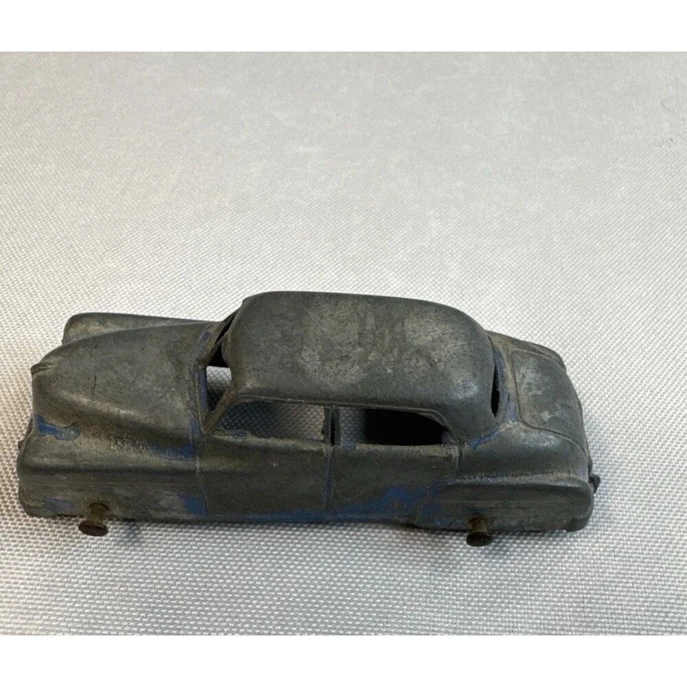 Vintage 1940s 1950s Tootsietoy 4 Door Sedan Blue Diecast Car 3